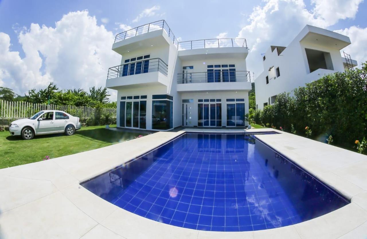 Aparthotel Casa Blanca Malibu à Santa Veronica Extérieur photo